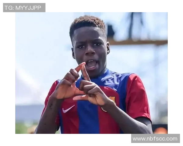 戴眼镜踢足球的球星他如何打破外界偏见展现非凡球技 戴眼镜踢足球的球星他如何打破外界偏见展现非凡球技