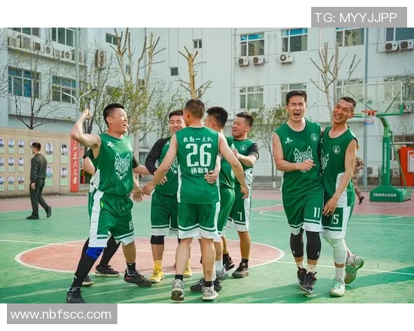 足球明星精彩瞬间集合 多角度高清图库带你走近球场风采 足球明星精彩瞬间集合 多角度高清图库带你走近球场风采